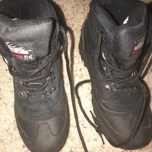 Snow boots